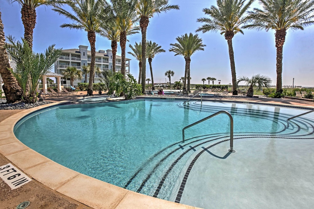 Beach Days and Resort Style Fun Galveston Retreat — 4-Star Luxury Hotel in Galveston, United States