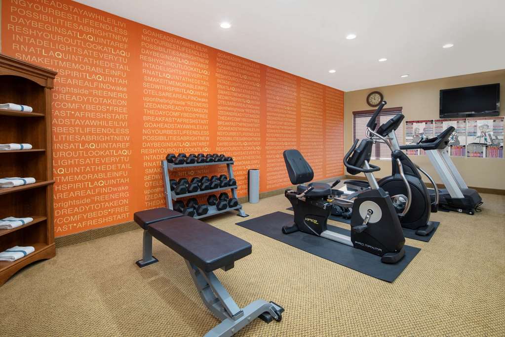 La Quinta Inn & Suites by Wyndham Atlanta Union City - photo 15