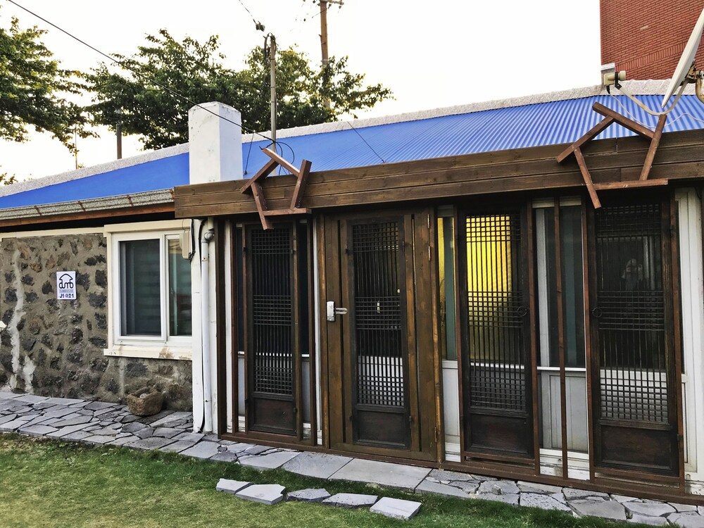 Dumbhouse Eho - last minute hotel in Jeju City