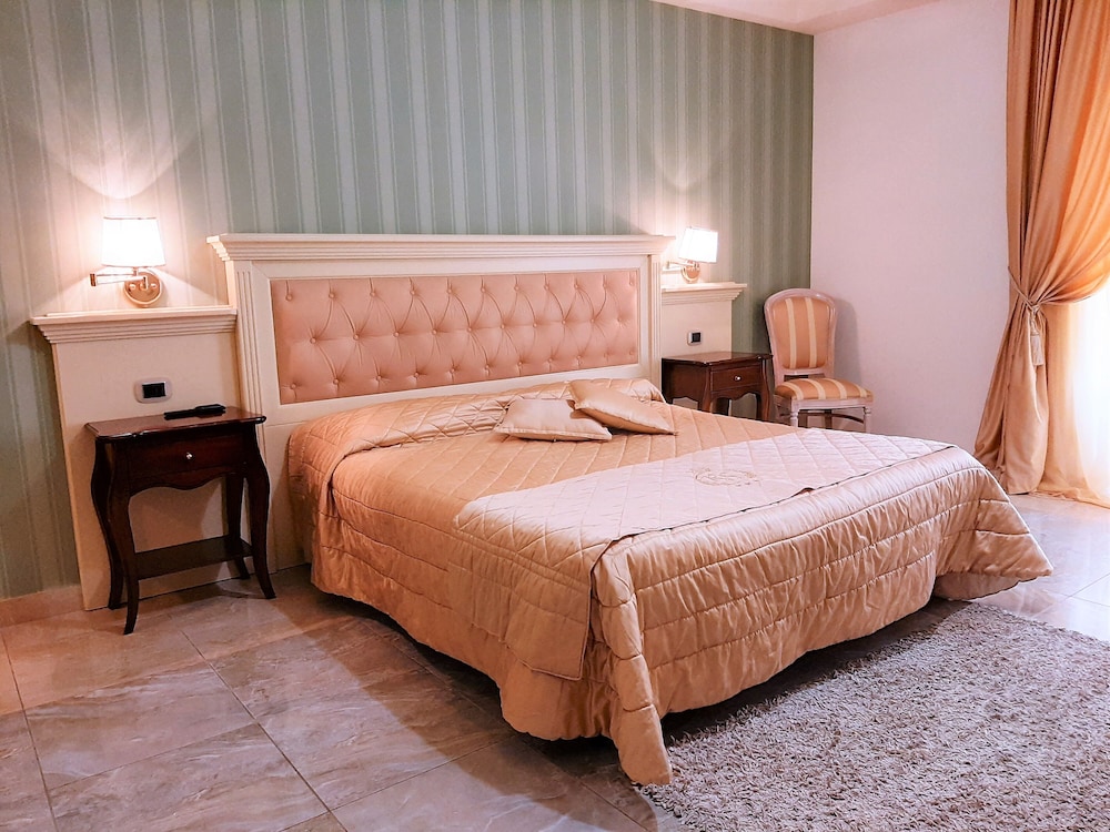 Regina di Saba Hotel Villa Ricevimenti in Grottaminarda, Italy