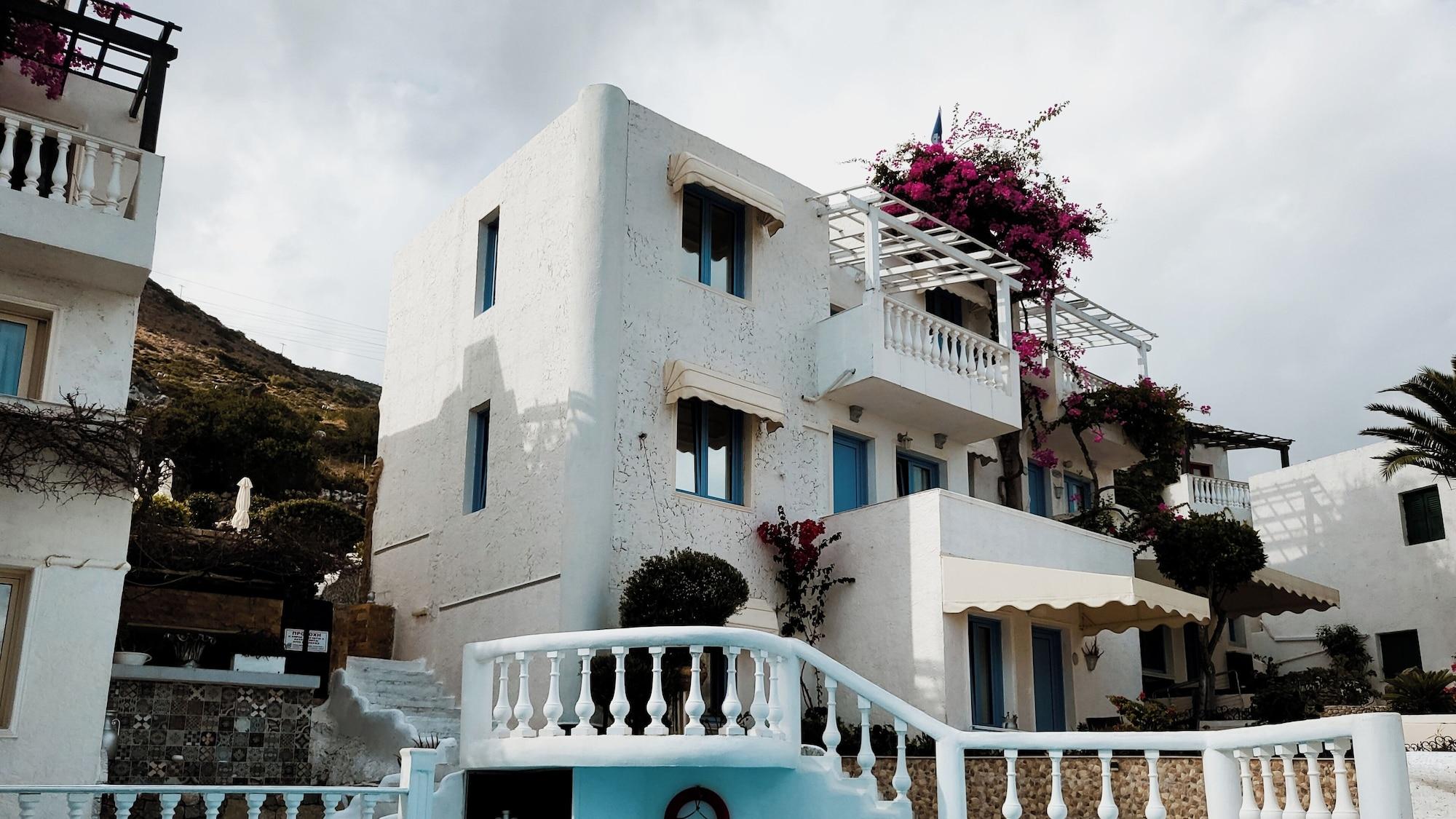 Korifi Suites Collection Adults Only — 4-Star Luxury Hotel in Hersonissos, Greece