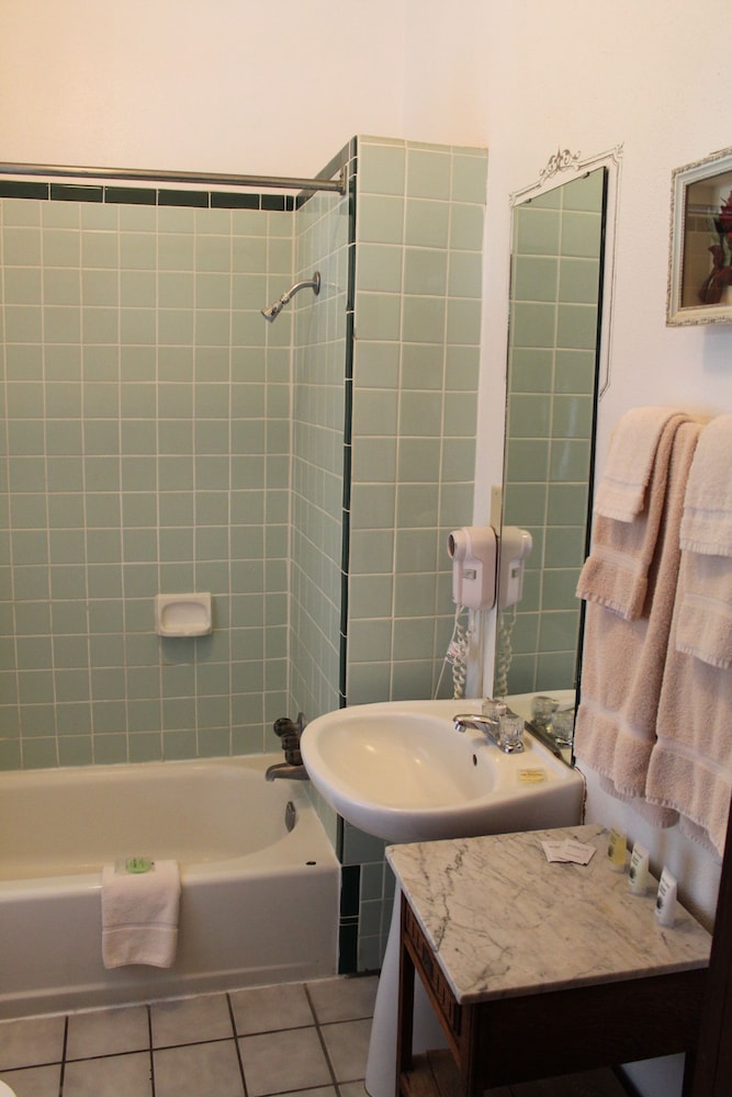 The Hotel Limpia - photo 58