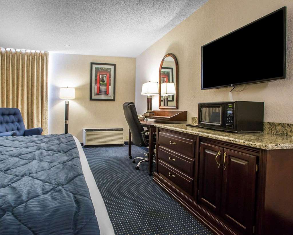 Quality Inn Schaumburg Chicago near the Mall - photo 7