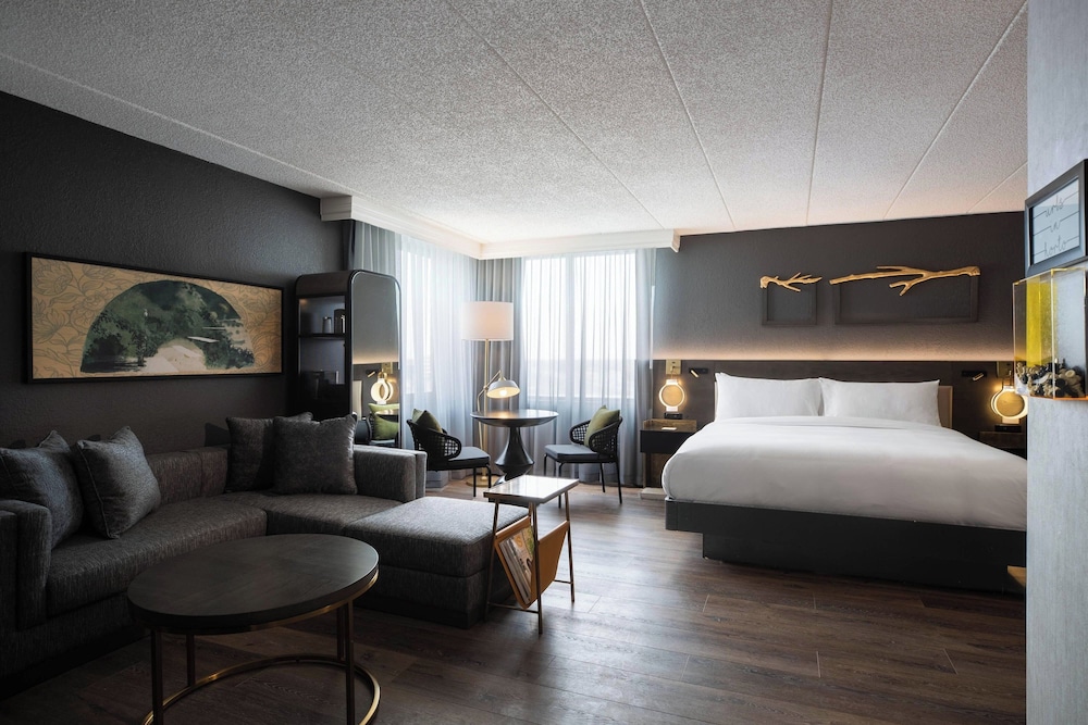 Renaissance Chicago North Shore Hotel - photo 18