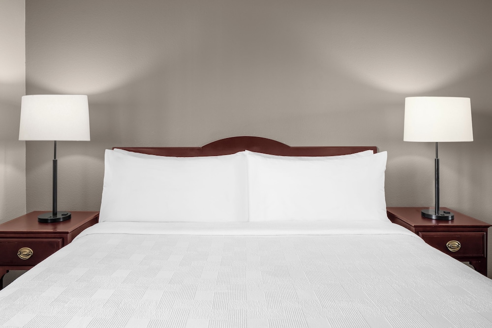 Larkspur Landing Extended Stay Suites South San Francisco - photo 8