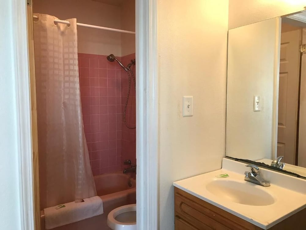 Bayfront Inn Biloxi - photo 21