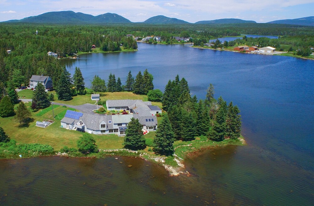 Ann's Point Inn — 4-Star Luxury Hotel in Bass Harbor, United States