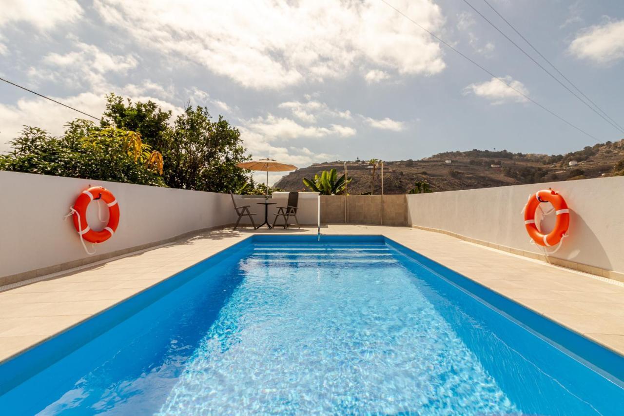 Casa Marjoes 2 Villas BBQ Communal Pool — 4-Star Luxury Hotel in Moya, Spain