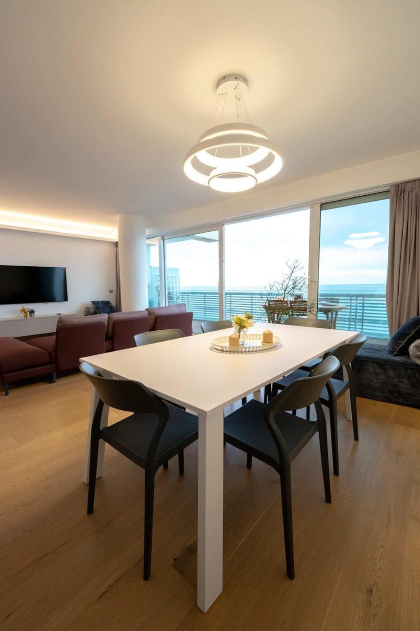 La Terrazza Sul Mare Fronte Mare Parking Wifi — 4-Star Luxury Hotel in Civitanova Marche, Italy