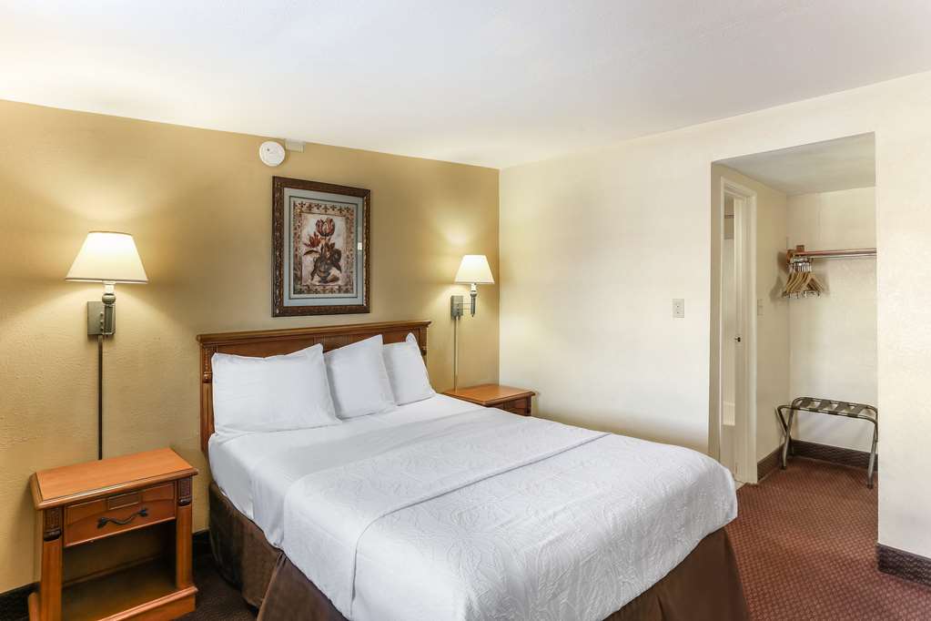 Americas Best Value Inn & Suites El Centro - photo 25