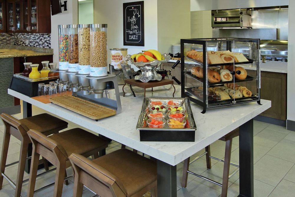Hilton Garden Inn Sonoma County Airport - photo 27
