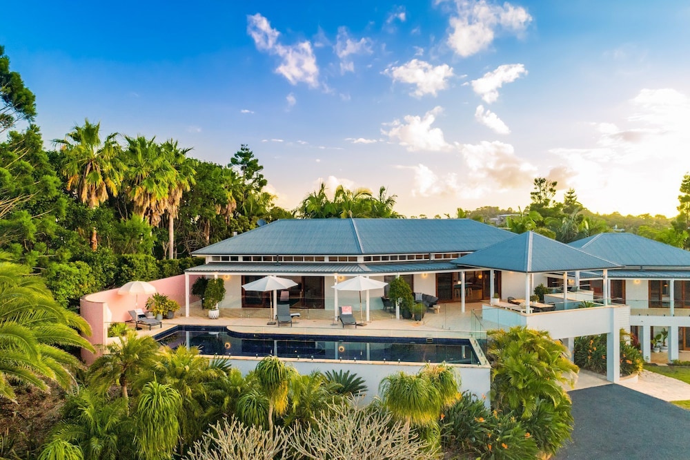 Your Luxury Escape White Wood — 4-Star Luxury Hotel in Byron Bay, Australia