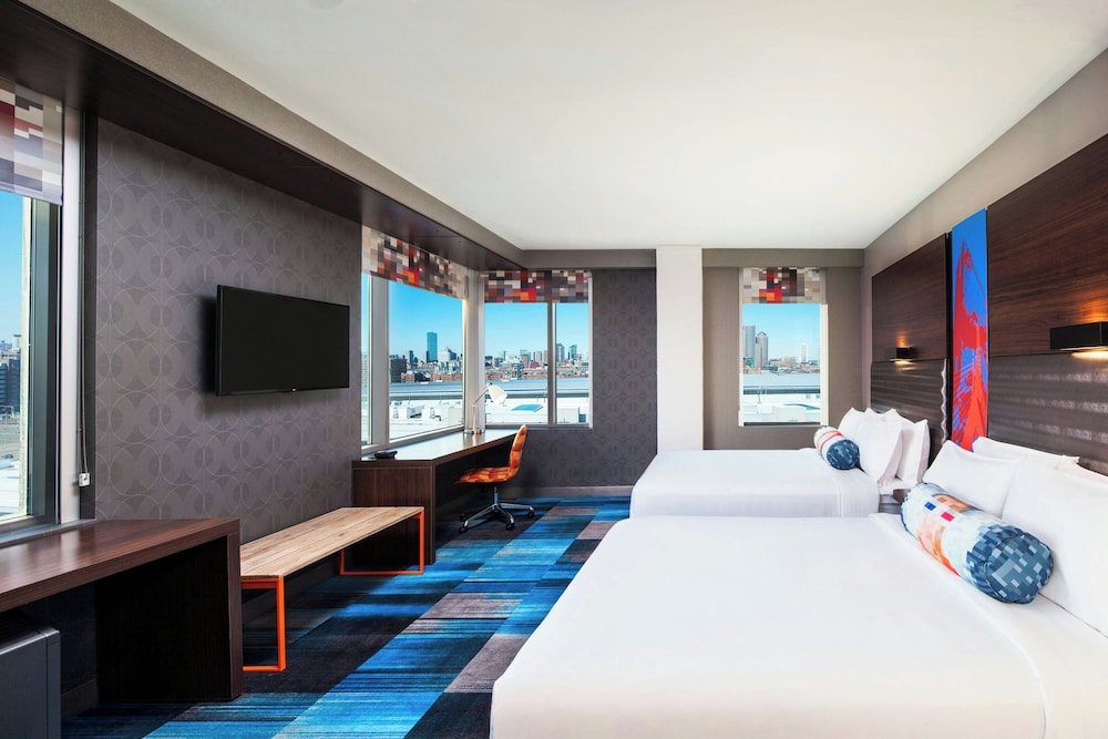 Aloft by Marriott Boston Seaport District - photo 9