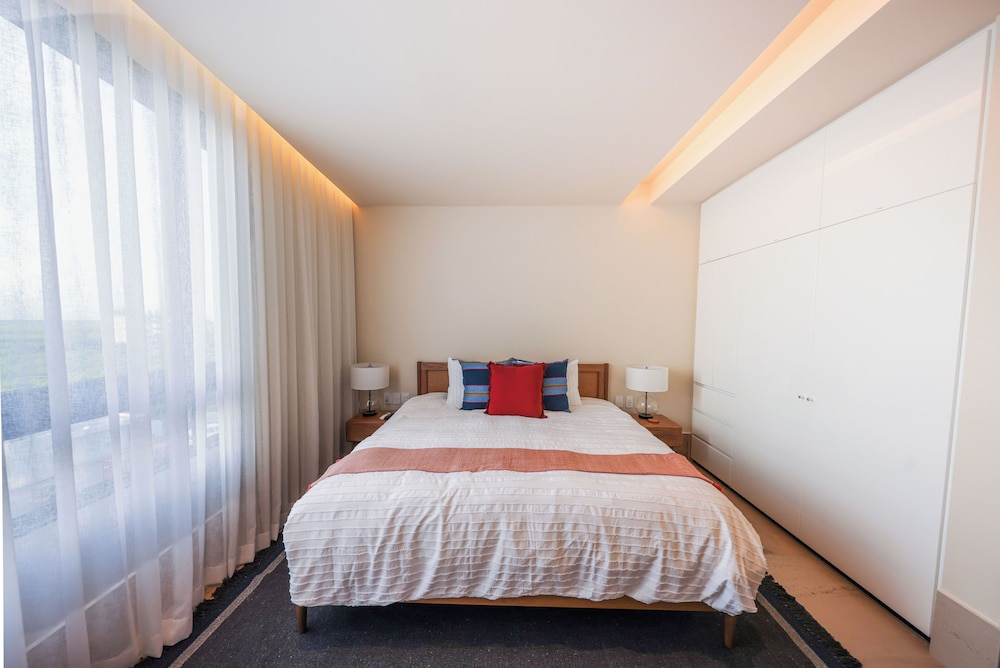Distrito Puerto Ocean & Mangrove Views