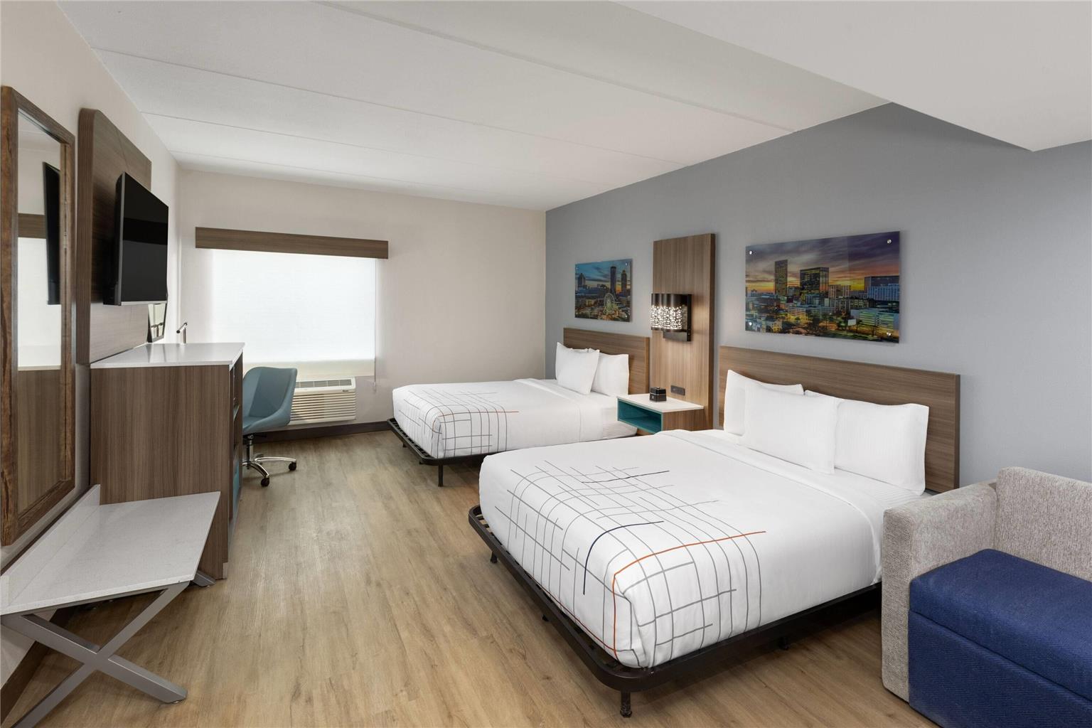 La Quinta Inn & Suites by Wyndham Atlanta Roswell - photo 19