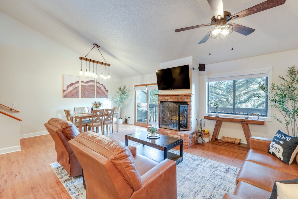 Cozy Flagstaff Condo in Country Club Community — 4-Star Luxury Hotel in Flagstaff, United States