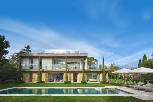 Villa Aquamarine — 4-Star Luxury Hotel in Antibes, France