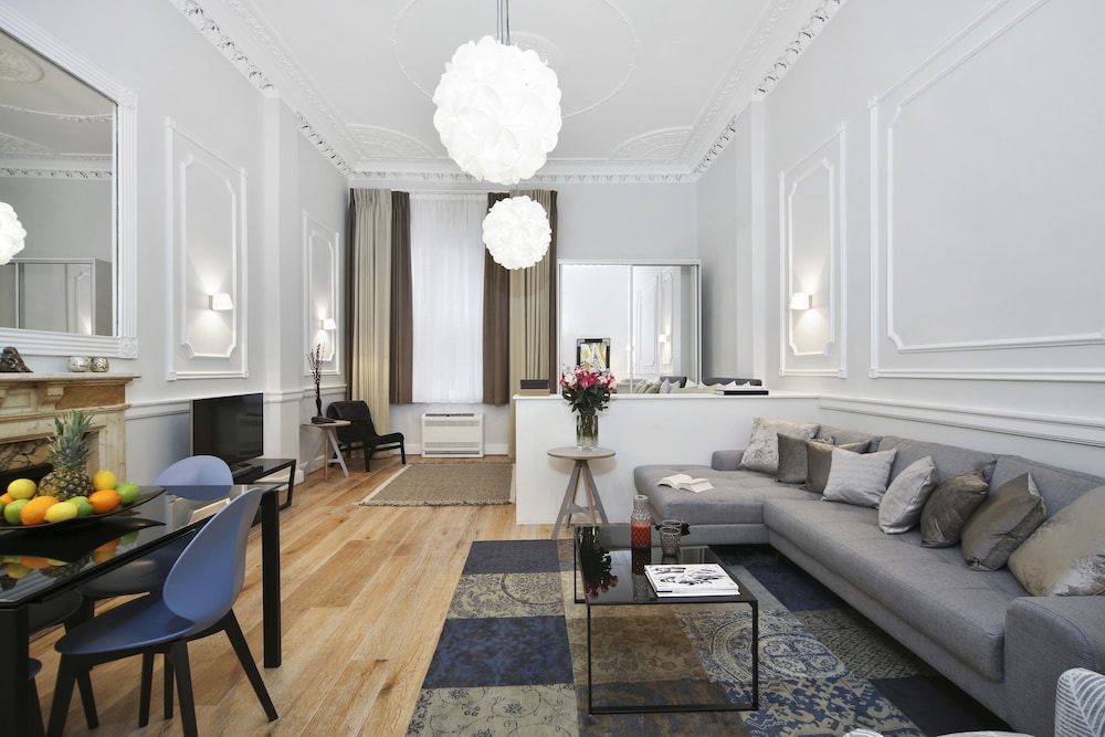 Queensgate Court — 4-Star Luxury Hotel in London, United Kingdom