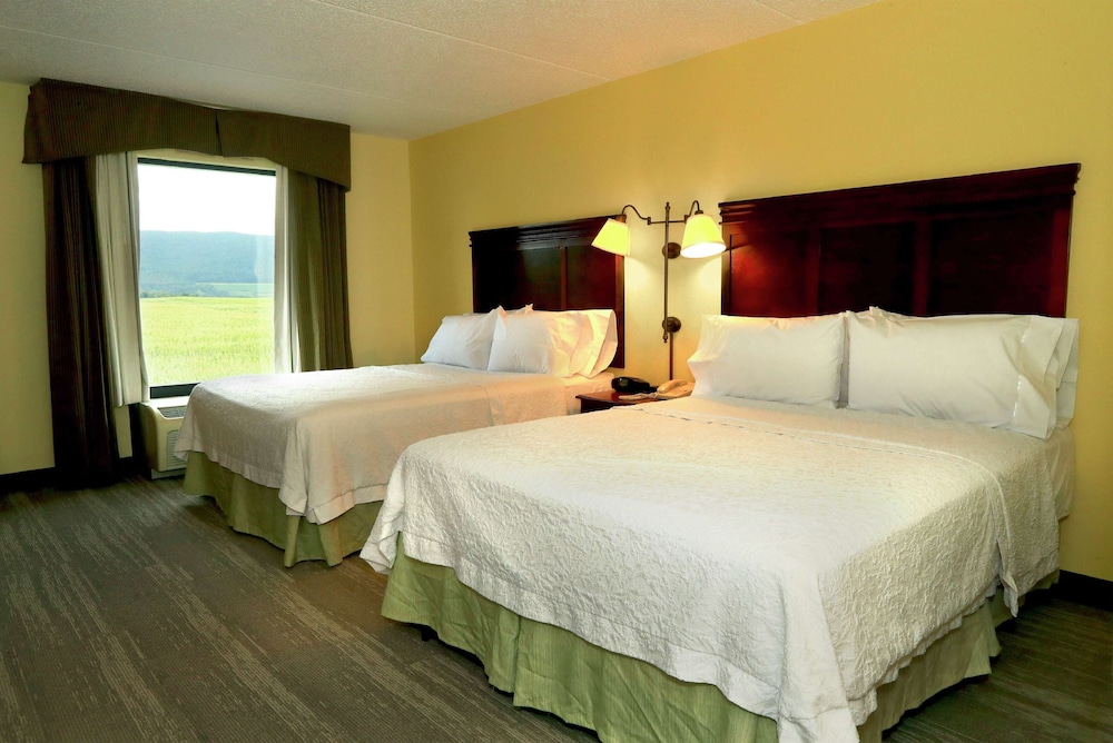 Hampton Inn & Suites Lamar - photo 38