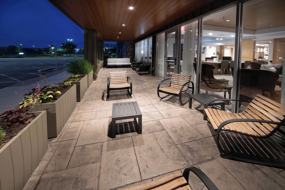 Staybridge Suites Cincinnati East Milford by IHG - photo 42
