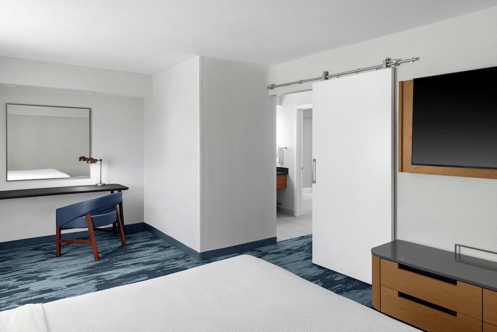 Fairfield Inn & Suites by Marriott San Francisco San Carlos - photo 16