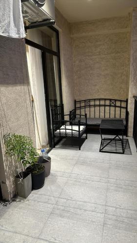 1 BR Apartment in Isani