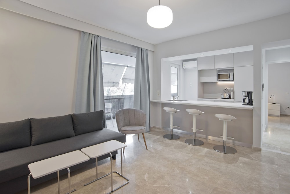 Belle Helene in Alimos — 4-Star Luxury Hotel in Alimos, Greece