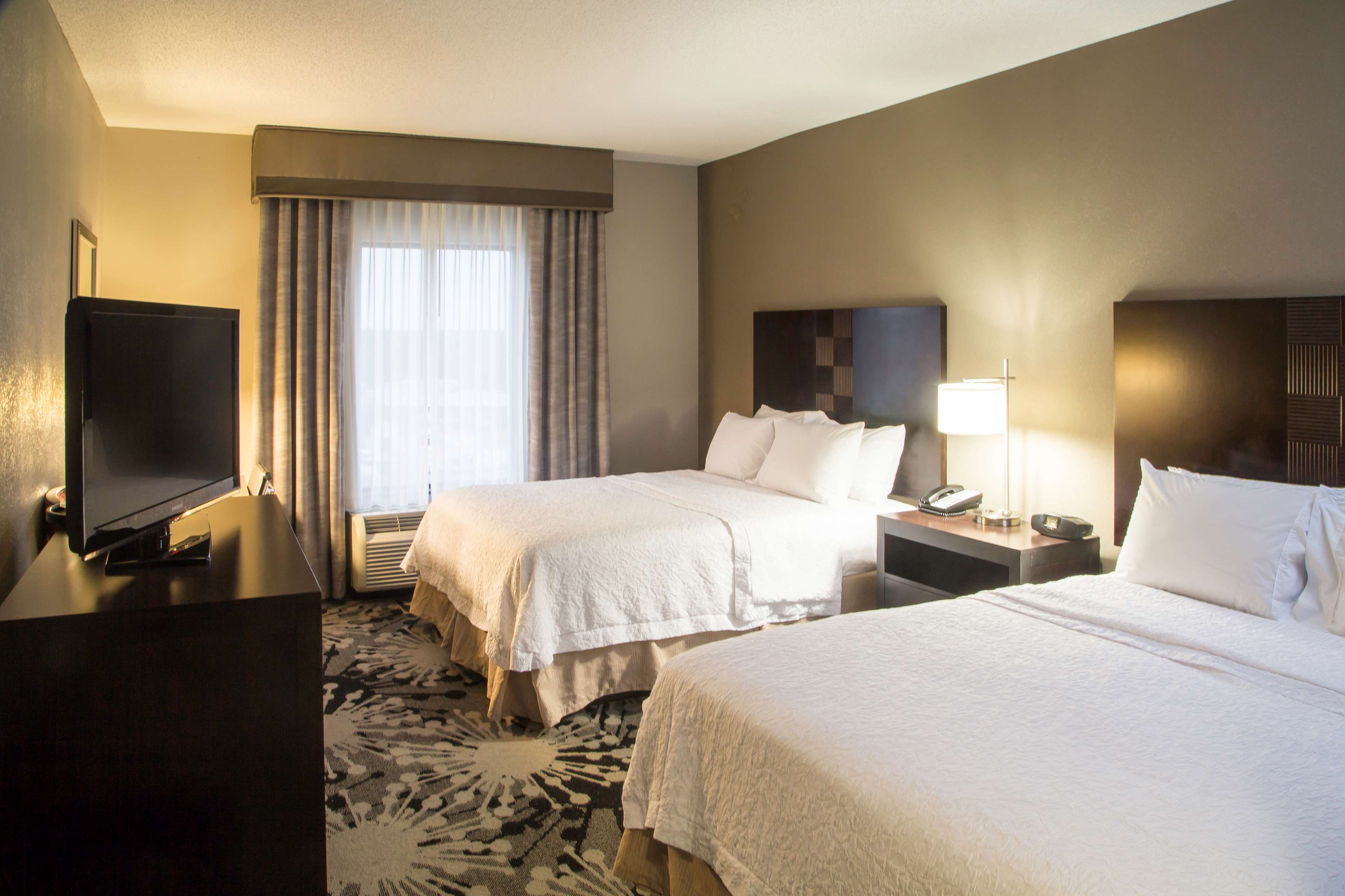 Hampton Inn Oxford Conference Center - photo 32