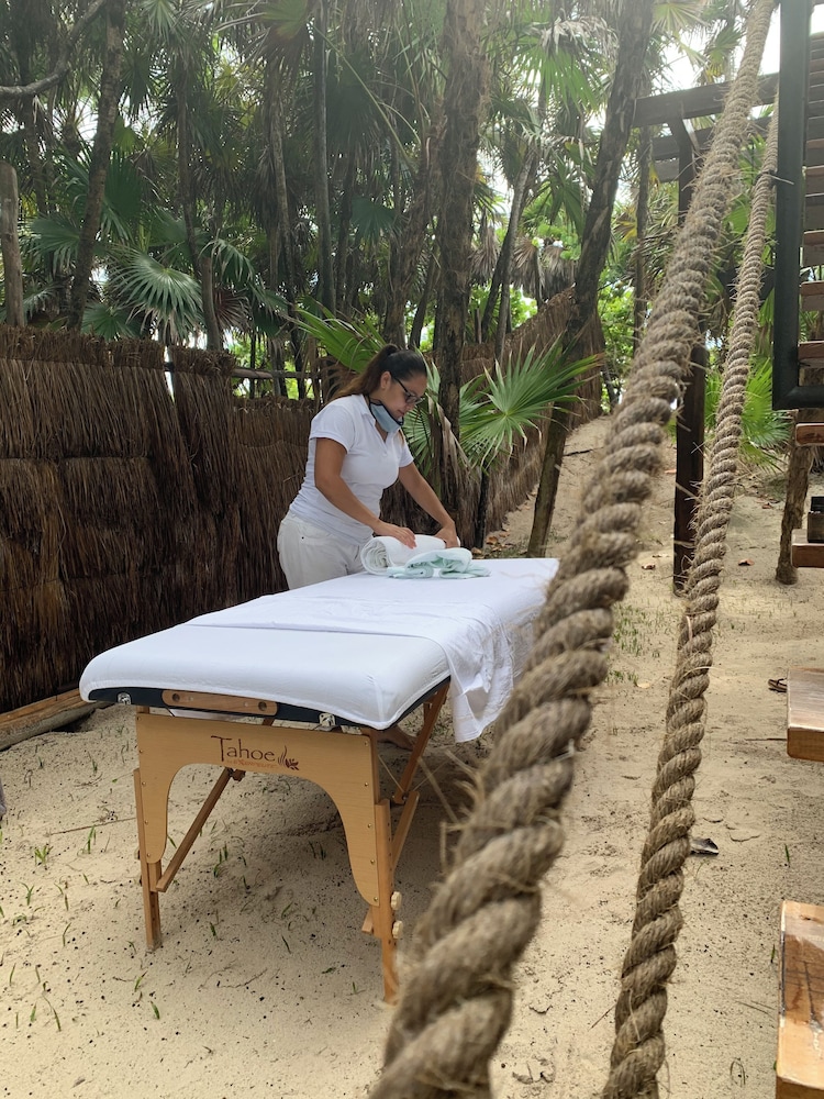 Massage in accommodation