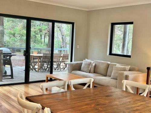 Rosella Bushland Hideaway - carbon neutral hotel in Yallingup