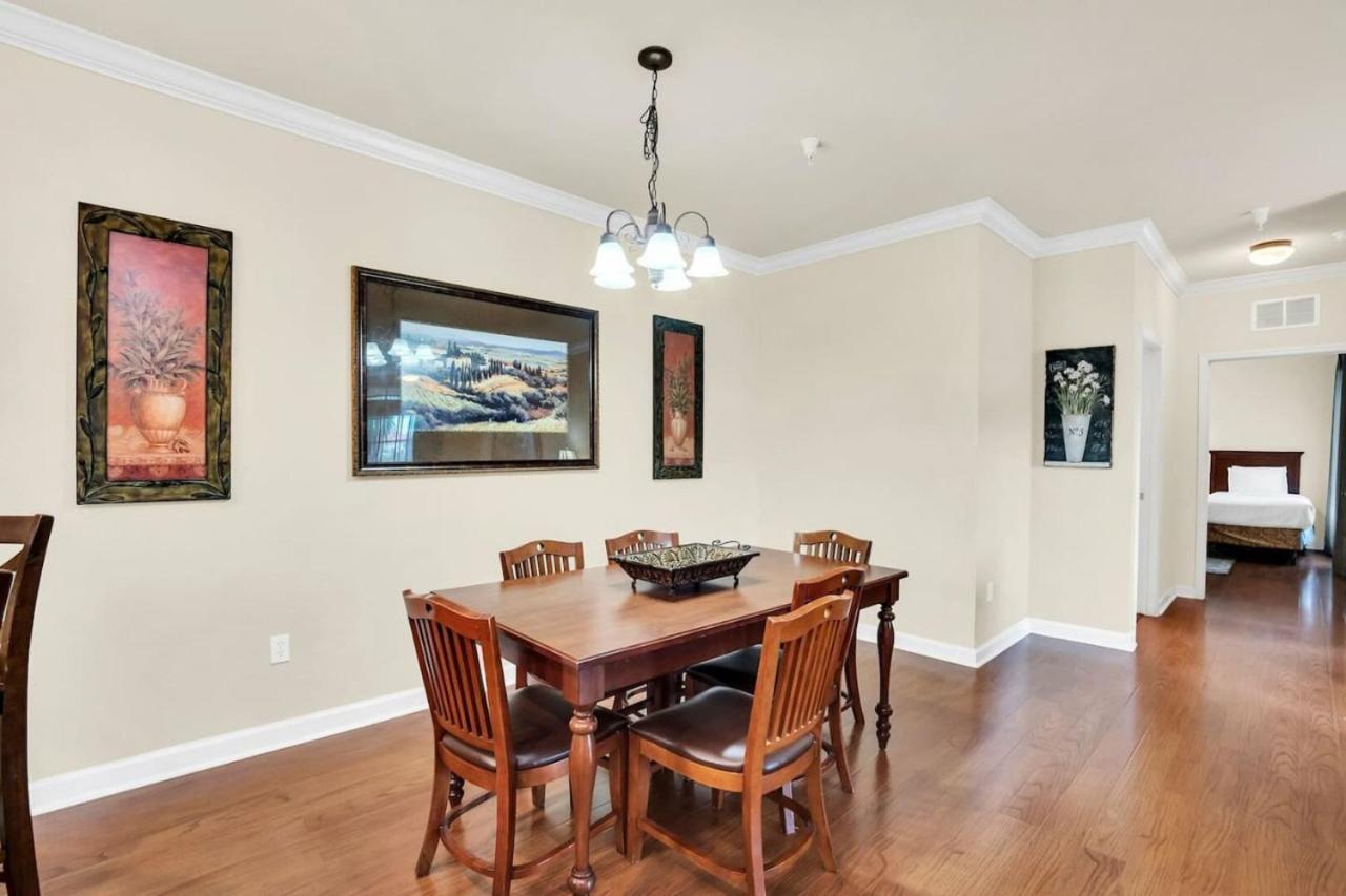 Poolside condo at Tuscana Resort Summer specials — 4-Star Luxury Hotel in Kissimmee, United States
