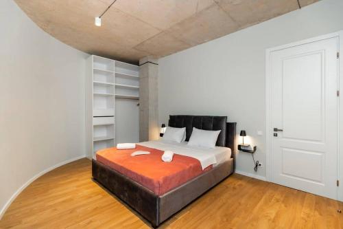 Stylish 2 BR 2 Balconies Apartment In Old Tbilisi