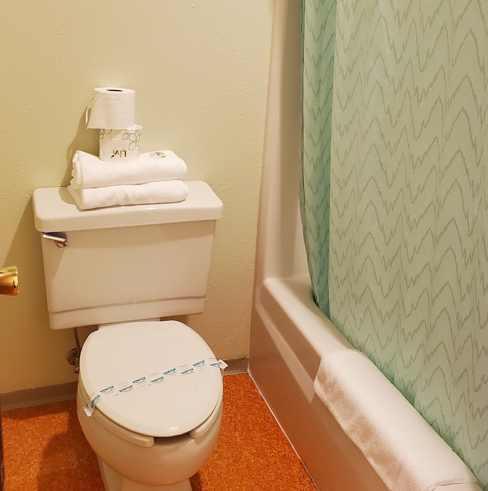 Robin Hood Motel - photo 26