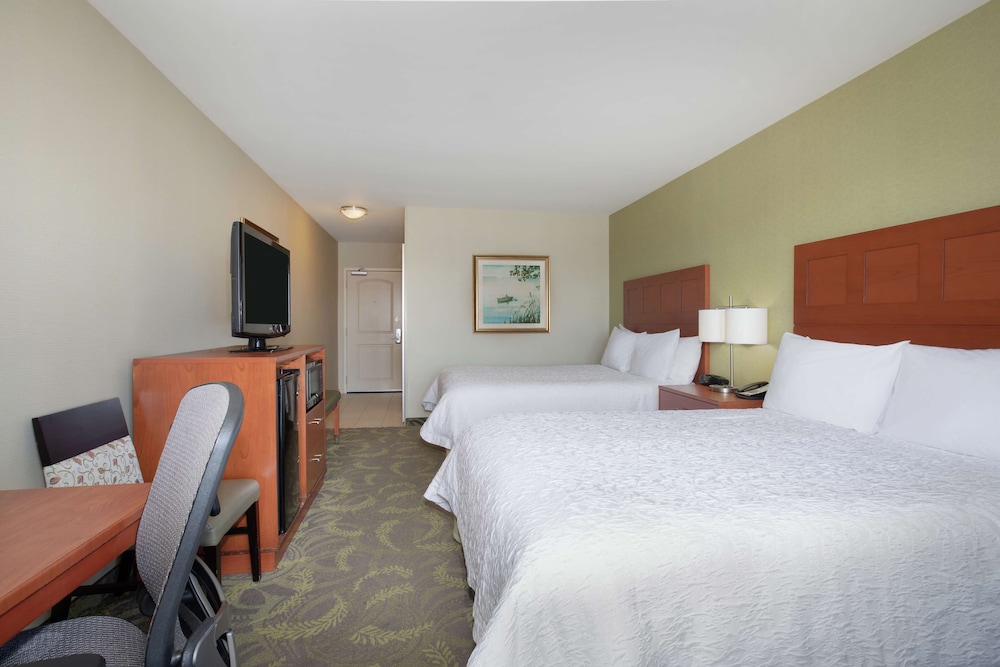 Hampton Inn and Suites Astoria - photo 6