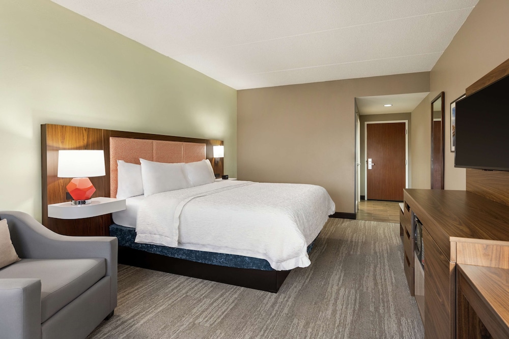 Hampton Inn & Suites Frederick Fort Detrick - photo 21