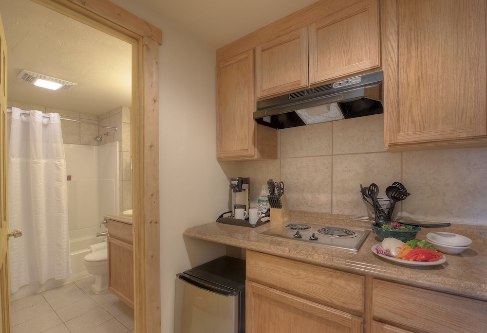 Elk Refuge Inn - photo 44