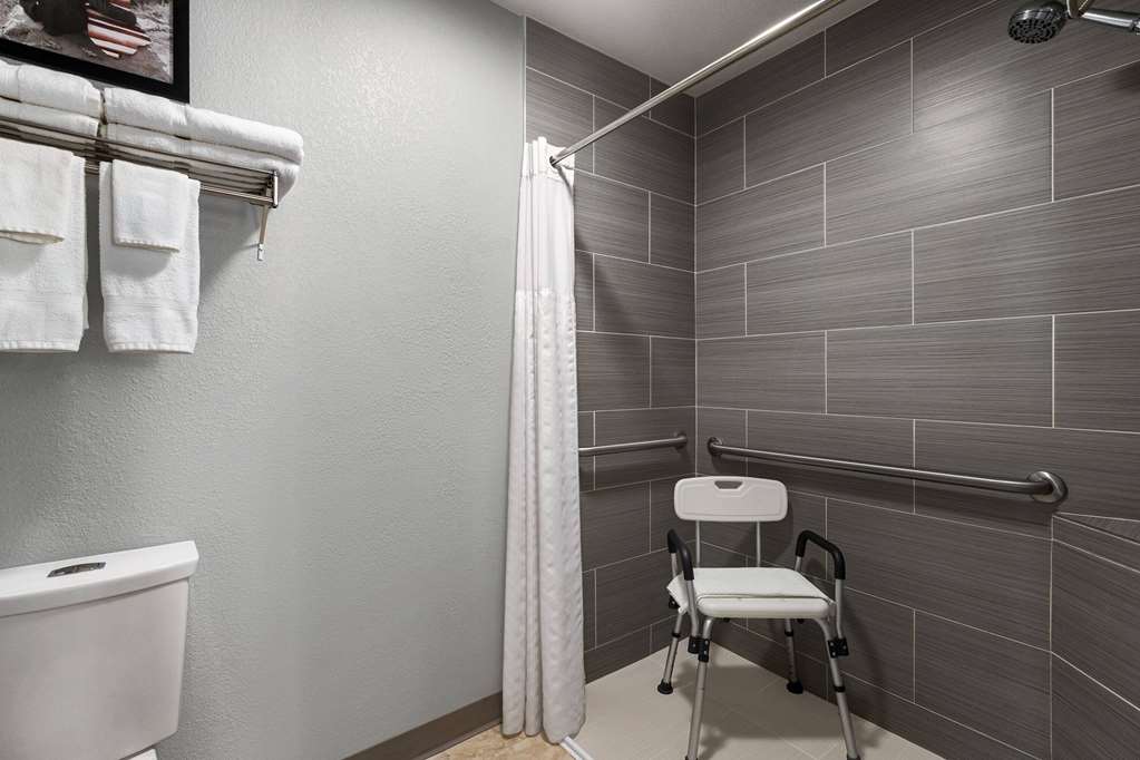 AmericInn by Wyndham Williamsburg - photo 18