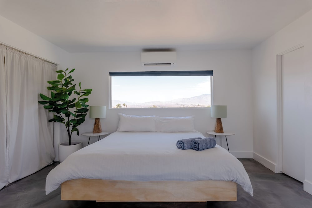 Desert Hot Springs Inn - photo 21