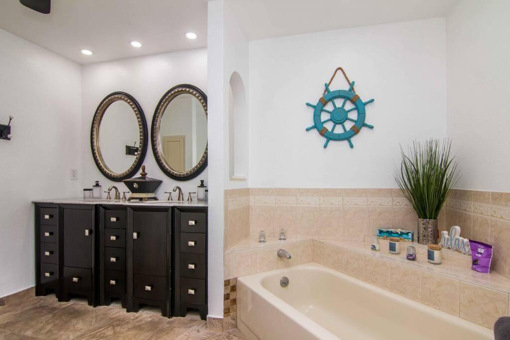 House With A BoatYour Private Waterfront Resort in Port Charlotte, United States