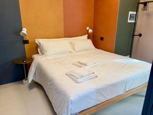 Rainbow Colorful Studio by Central Station — 4-Star Luxury Hotel in Milan, Italy