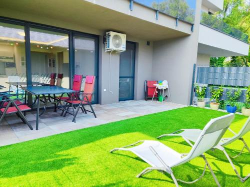 Petit Paul Apartman — 4-Star Luxury Hotel in Keszthely, Hungary
