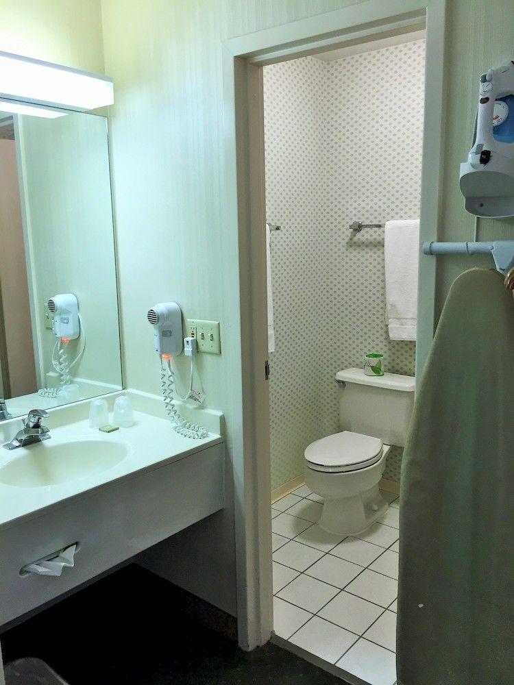 Super 8 by Wyndham Madison East - photo 28
