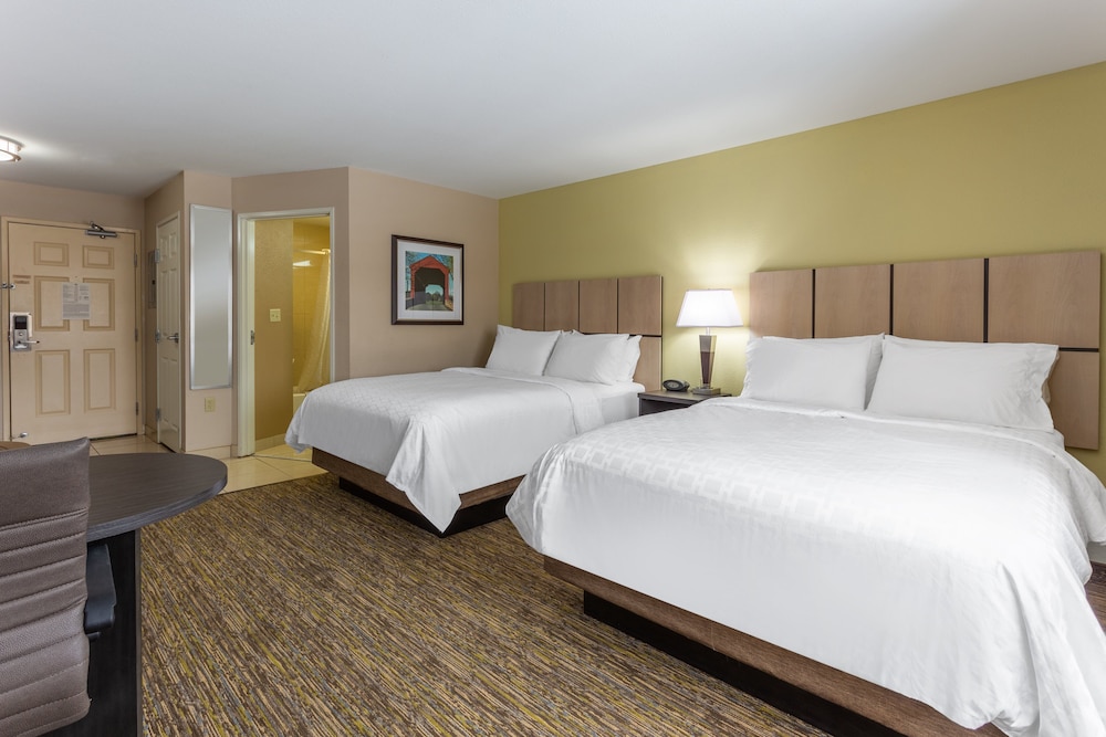 Candlewood Suites Airport by IHG - photo 8
