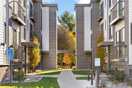 Capri 001 and 002 TWO Garden Level Condos in Downtown Traverse City — 4-Star Luxury Hotel in Traverse City, United States