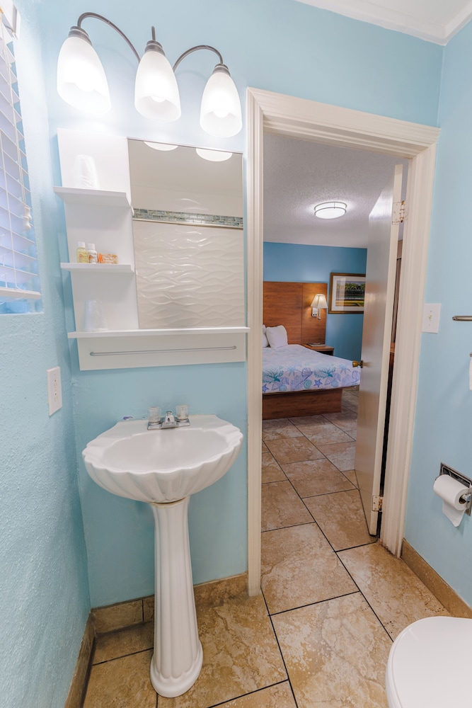 Dunes Inn & Suites - photo 8