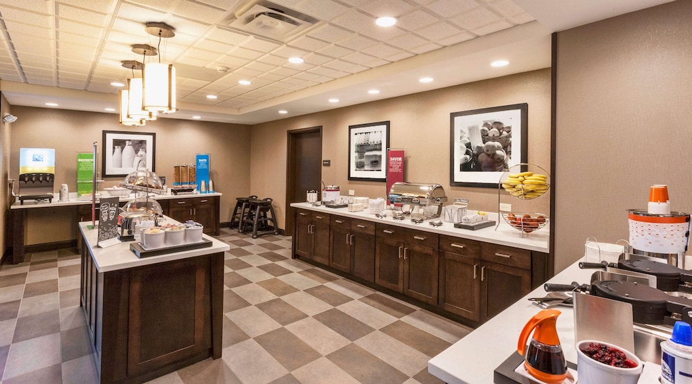 Hampton Inn & Suites Duluth North Mall Area - photo 29