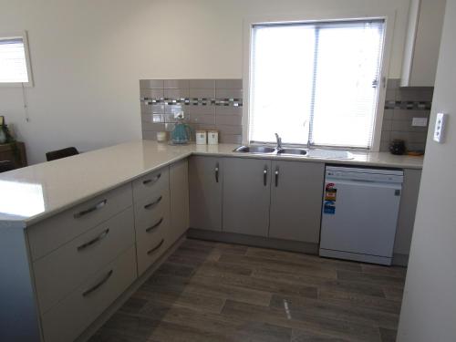 Royston Retreat — Brentwood — photo 3