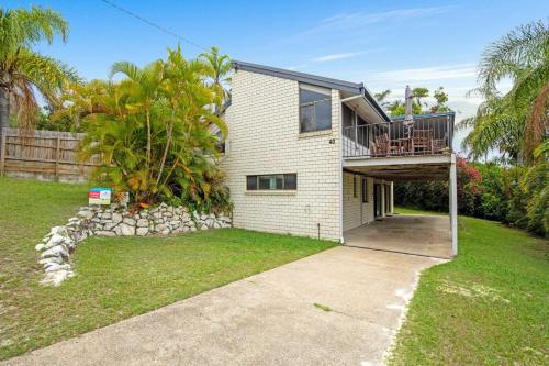 40 Rumbalara Avenue Rainbow Beach — 4-Star Luxury Hotel in Tin Can Bay, Australia