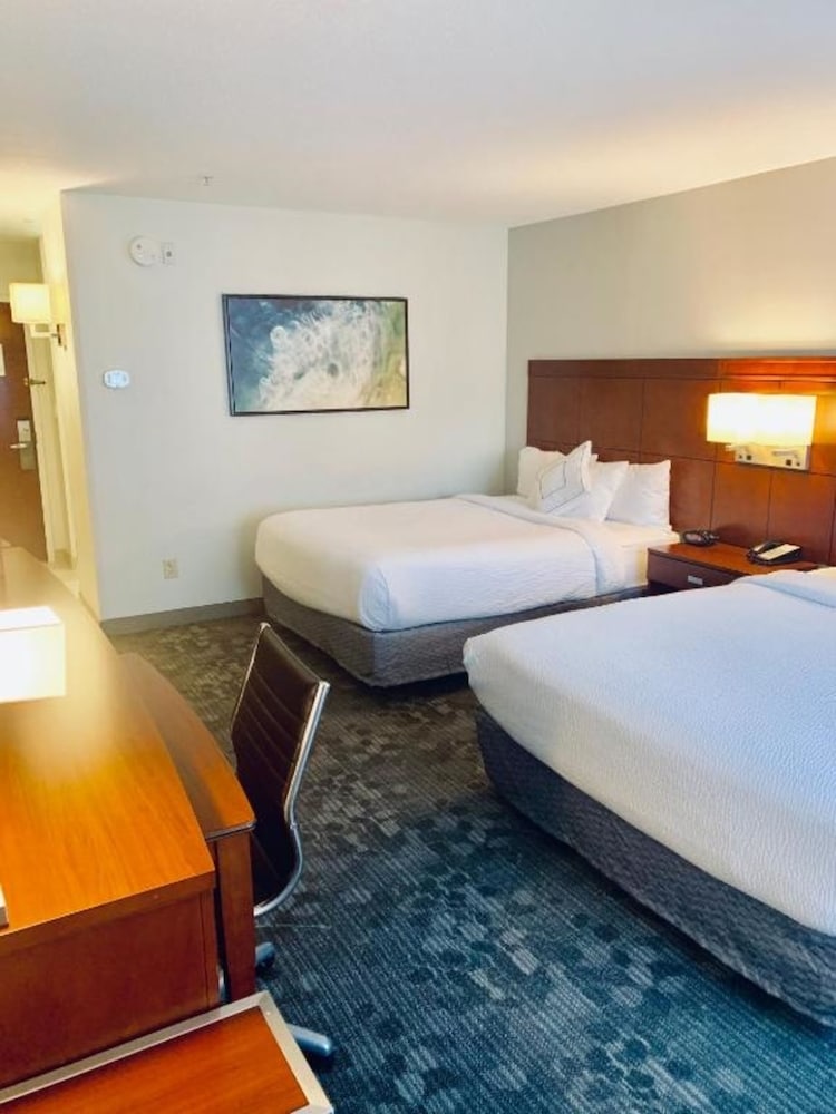 Courtyard by Marriott Myrtle Beach Barefoot Landing - photo 5