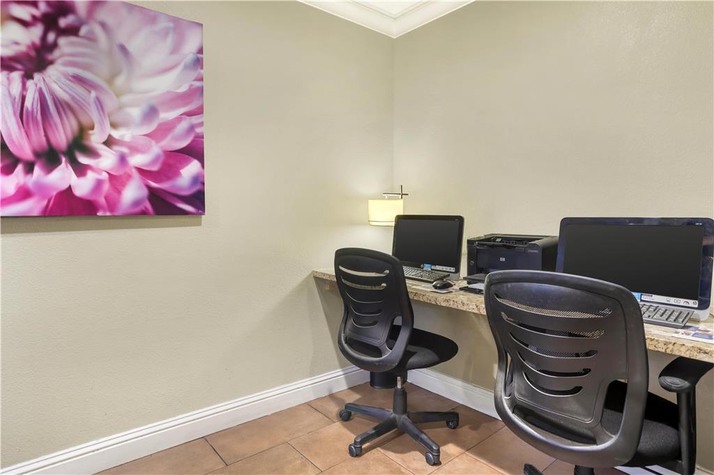 Best Western Plus Pleasanton Inn - photo 14